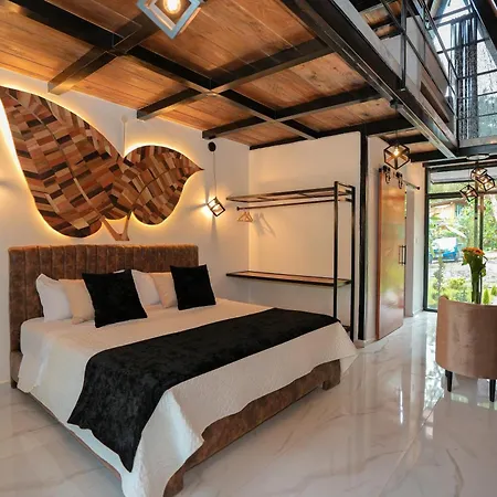 Suites Casa Colibri Mindo Exterior photo