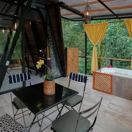 Suites Casa Colibri Mindo Exterior photo